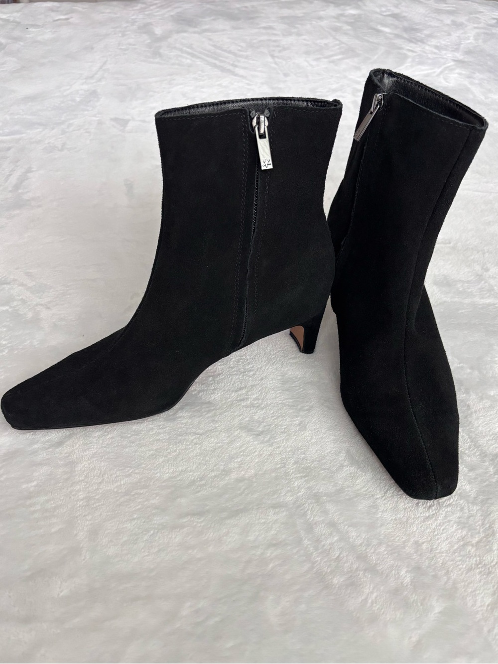 SPLENDID Justice Black Suede Almond Toe Low Heel Ankle Bootie--NEW--8.5